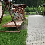 ゲストハウス сонячні карпати スラブスク